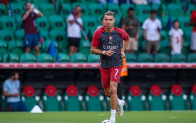 Rời tuyển Bồ Đào Nha, Ronaldo đối mặt án phạt chưa từng có