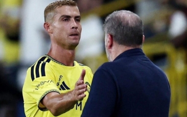 HLV Al Nassr nói điều bất ngờ về Ronaldo sau bàn thắng 980
