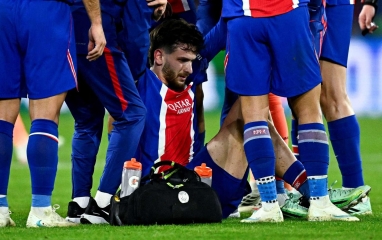 NÓNG: Sao PSG nguy cơ đứt dây chằng sau chiến thắng trước Barca