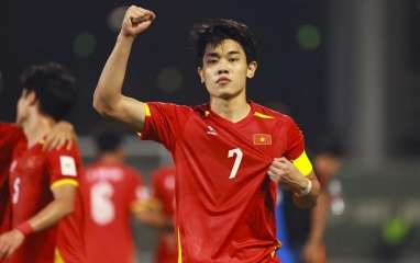 Đình Bắc mua xe tặng bố, xây nhà cho mẹ ở tuổi 22