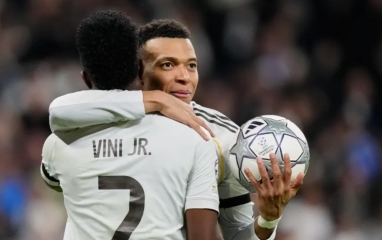 Mbappe yêu cầu, Real chiêu mộ tiền đạo xuất sắc tạo nên 'BBC mới'
