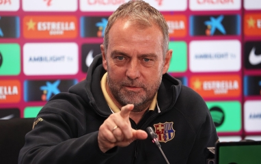 Từ giã Lewandowski, Barca chốt 'sát thủ đen' Flick ao ước từ lâu