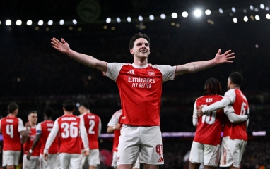 Arsenal đi vào lịch sử Champions League