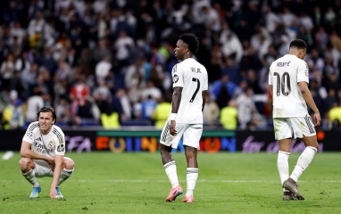 CĐV Real Madrid đồng loạt đòi bán 1 ngôi sao sau trận thua Bayern