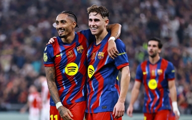 Giá 40 triệu euro, Barca sở hữu 'quái vật' không chiến gần 2 mét