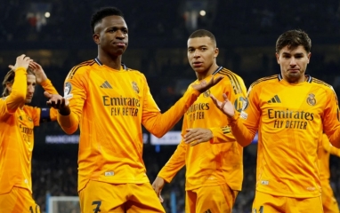Real gửi đề nghị 120 triệu euro cho 'máy quét', Liverpool rúng động