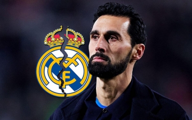 HLV Arbeloa: 'Bellingham bị tấn công thô bạo nhưng VAR lại im lặng'