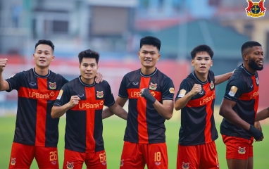 Hoàng Đức tỏa sáng, Ninh Bình đè bẹp Viettel giành vé chung kết