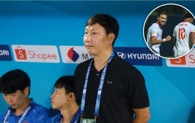 HLV Kim Sang Sik ra quyết định lạ với tuyển Việt Nam