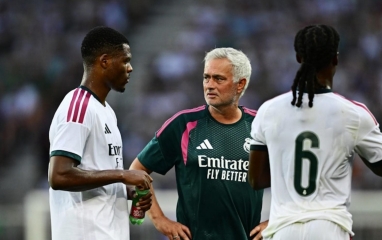 Loạt tân binh ra mắt, Real Madrid đánh rơi chiến thắng trong trận cầu 4 sao