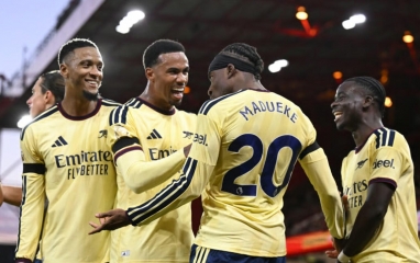 Arsenal chính thức đi vào lịch sử bóng đá châu Âu, bỏ xa các đội khác