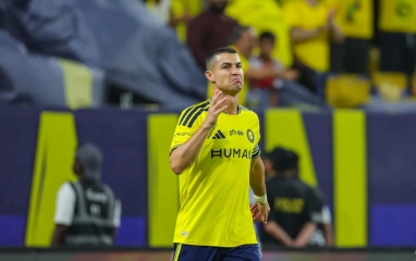 Phản ứng bất ngờ của Ronaldo vì xịt penalty ngay sau vụ Ten Hag gây bão