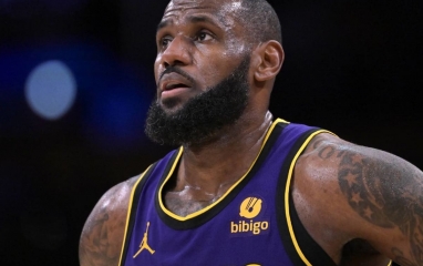 Quyết định cuối cùng gây chấn động của LeBron James, NBA rúng động trước siêu đội hình miền Đông