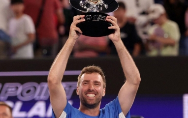 Tay vợt nghiệp dư hạ gọn Jannik Sinner, ẵm 1 triệu đô la tiền thưởng