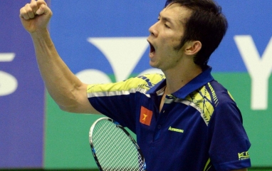 Nguyễn Tiến Minh thắng đậm Kento Momota, đăng quang chức vô địch quý giá