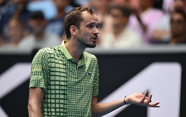 Daniil Medvedev khởi đầu sóng gió ở Australian Open 2026