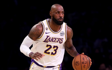 LeBron James lần đầu vắng mặt ở đội hình chính NBA All-Star sau 21 năm
