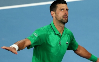 Djokovic vào tứ kết Australian Open 2026 mà không mất giọt mồ hôi nào