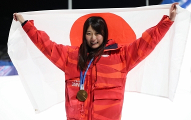 Ngọc nữ Nhật Bản lộn 1,620 độ trên không, đi vào lịch sử Olympic