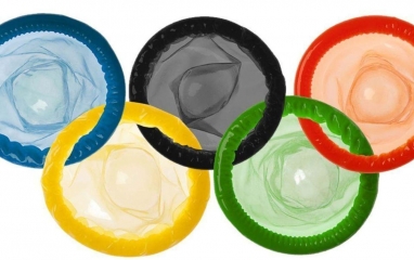 Bao cao su 'cháy hàng' ở Olympic mùa Đông 2026