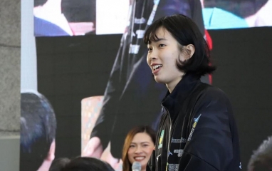 Nghỉ thi đấu, chủ công Thanh Thúy làm điều ý nghĩa tại Nhật Bản