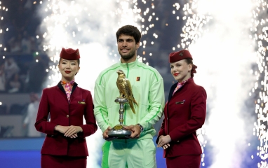 Đè bẹp Fils, Alcaraz lần đầu vô địch Qatar Open