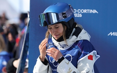 Vì sao 'Công chúa tuyết' Eileen Gu bật khóc khi giành HCV Olympic mùa Đông 2026?
