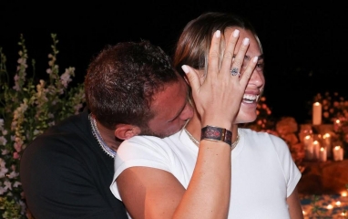 Tay vợt số 1 thế giới chuẩn bị lên xe hoa, chồng tương lai giàu nứt đố đổ vách