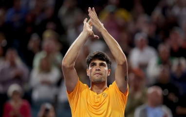 Hạ sao trẻ sáng giá, Alcaraz khởi đầu thuận lợi ở Miami Open 2026