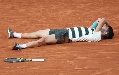 Alcaraz nguy cơ lỡ hẹn Roland Garros 2026