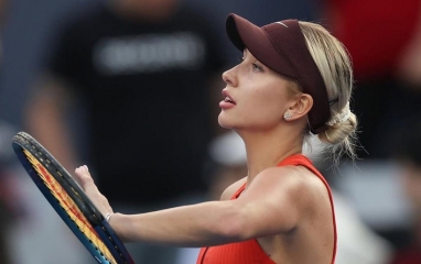 Từ bỏ quốc tịch Nga, mỹ nhân tennis vẫn bị đối thủ Ukraine lạnh nhạt