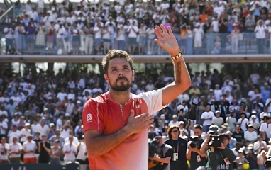 Stan Wawrinka, Gael Monfils nói lời tạm biệt Roland Garros