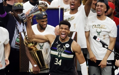 CHÍNH THỨC: 'Á thần' Giannis gia nhập Miami Heat, rời Milwaukee Bucks sau 13 năm gắn bó