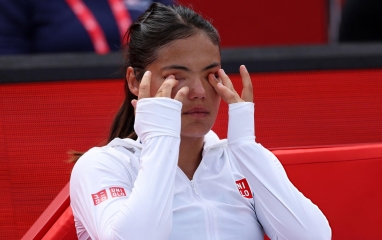 Emma Raducanu dính chấn thương trước thềm Wimbledon 2026