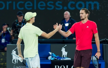 Sinner hẹn Zverev ở chung kết Wimbledon 2026