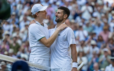 Sinner: 'Được đối đầu với Djokovic luôn là vinh dự lớn'
