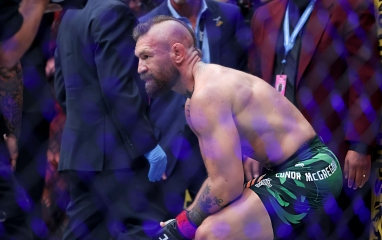 Conor McGregor đòi hủy kết quả trận thua trước Max Holloway ở UFC 329