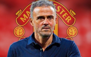 HLV Luis Enrique ra quyết định về việc thay thế Carrick tại MU