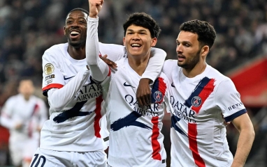 PSG đại thắng 4-0, đòi lại ngôi đầu Ligue 1