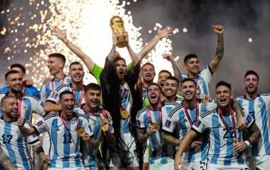 CHÍNH THỨC: Đồng đội Messi tại Argentina tuyên bố giải nghệ