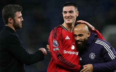 Cặp đôi 'song sát' của MU báo tin buồn