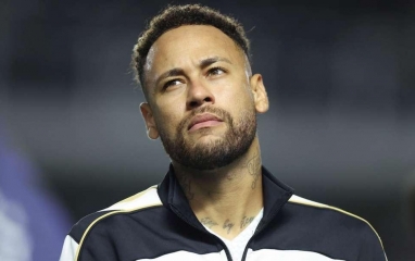 Neymar phát điên với trọng tài: 'Chắc ông ta đang đến tháng rồi'