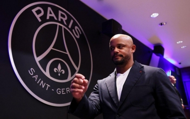 HLV Vincent Kompany nhận lệnh cấm chỉ đạo trận gặp PSG tại Cúp C1