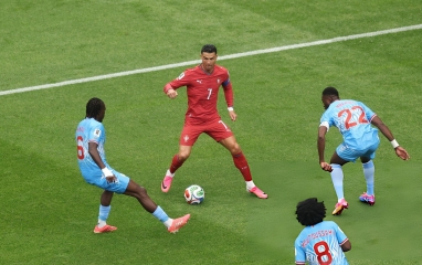 Ronaldo tịt ngòi, Bồ Đào Nha mất điểm khó tin trước CHDC Congo