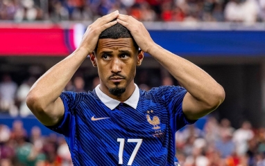Arsenal đã tìm được người thay thế William Saliba