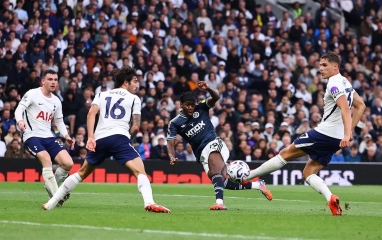 Tottenham chìm sâu khủng hoảng sau thất bại trước Newcastle