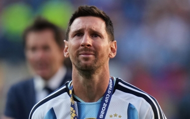 Truyền thông thế giới bùng nổ phản ứng khi Messi chia tay ĐT Argentina