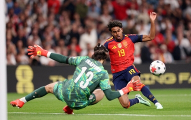 Yamal tỏa sáng, Tây Ban Nha hạ Anh ngay tại Wembley