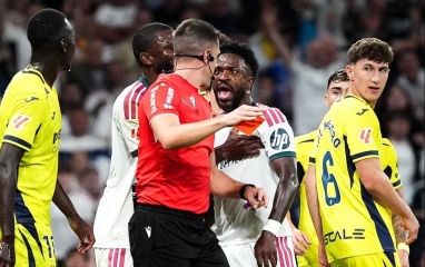 Vinicius nhận thẻ đỏ, Real Madrid vẫn thắng đầy bản lĩnh ở La Liga