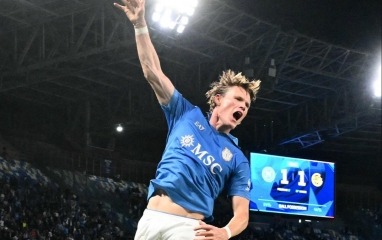 McTominay lập cú đúp, Napoli đại náo Cúp C1 bằng trận cầu 7 bàn